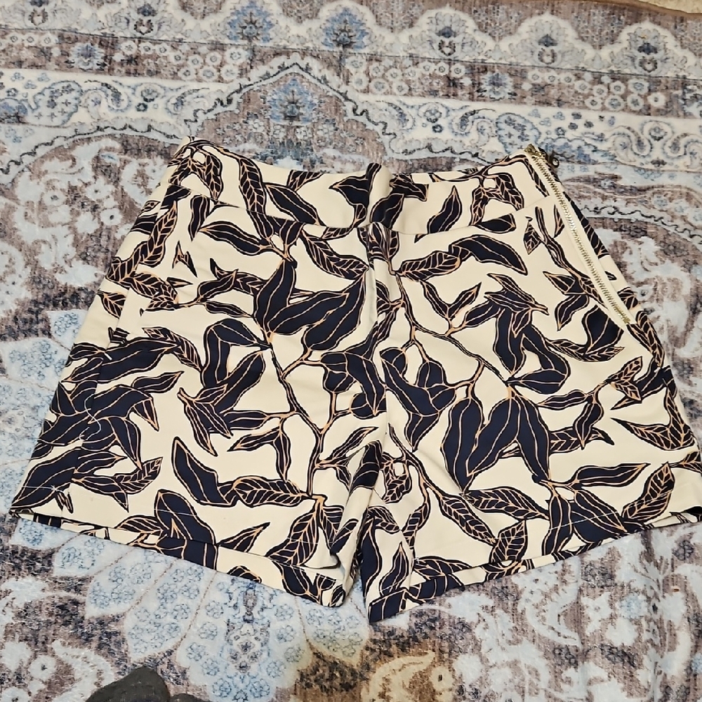 High-Waist Cream Leaf-Print Shorts